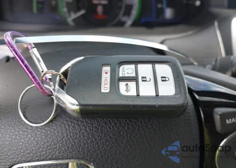 2017 Honda Accord Hybrid Touring z USA, uszkodzony, nr VIN JHMCR6F70HC008134